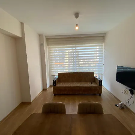 Apartment La Casa Airport House With A Pool