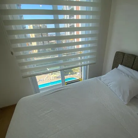 Апартаменты La Casa Airport House With A Pool